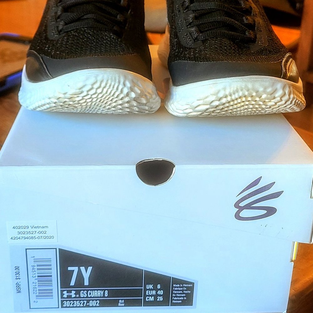 GS Curry 8 shoes boys size 7Y. - Picture 3 of 5